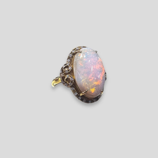 Vintage-Style Opal and Diamond Accented Ring in 18k Gold