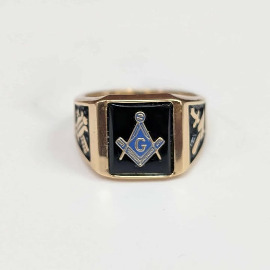 Onyx Masonic Ring in 14k Yellow Gold