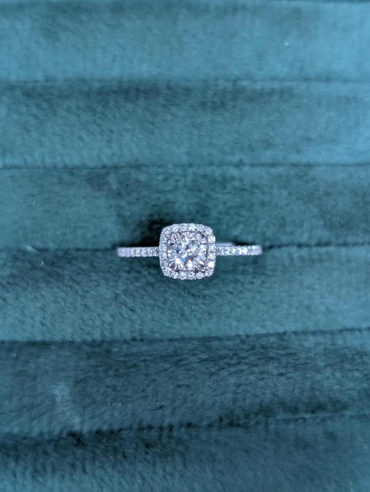 0.62 CT.T.W. Round-cut Cushion Framed Diamond Engagement Ring in 14k White Gold