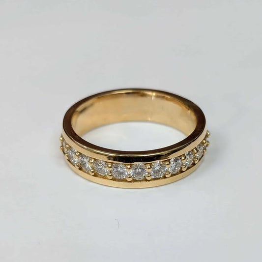 1.06 CT.T.W Diamond Band in 14k Gold