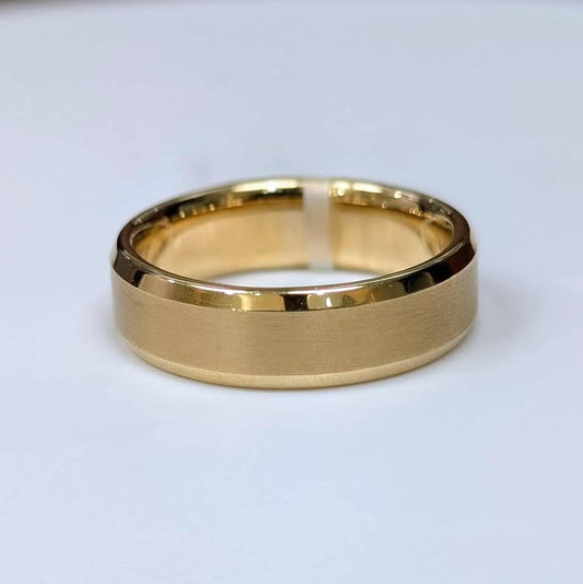 Brushed Center Men's Band in 14k Gold