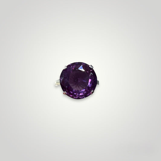 Solitaire Alexandrite Ring in 14k White Gold