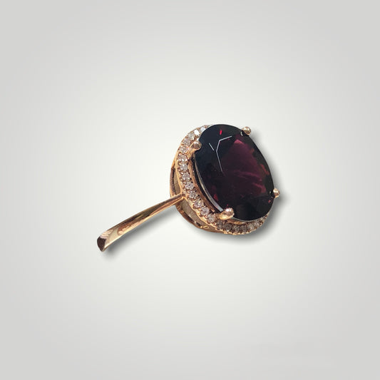 Garnet Oval Halo Ring - Q&T Jewelry