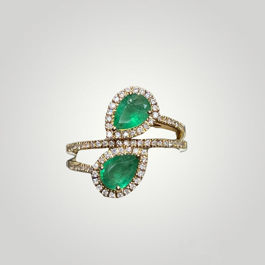 “You and I” Emerald Pear Ring - Q&T Jewelry