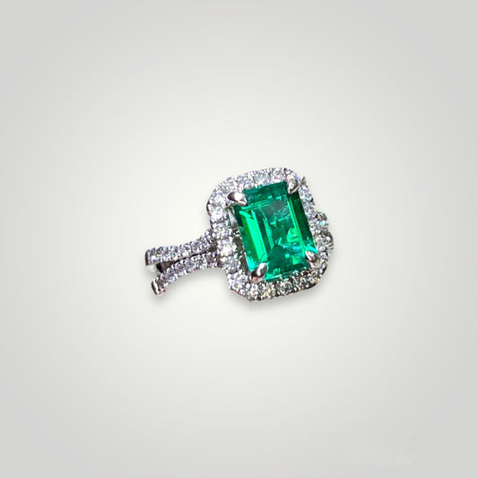 Emerald Diamond Halo Ring - Q&T Jewelry