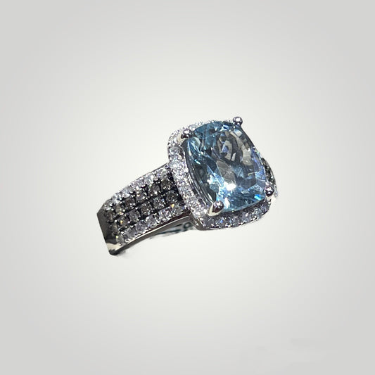 Aquamarine Ring With White & Champangne Diamonds in 14k White Gold