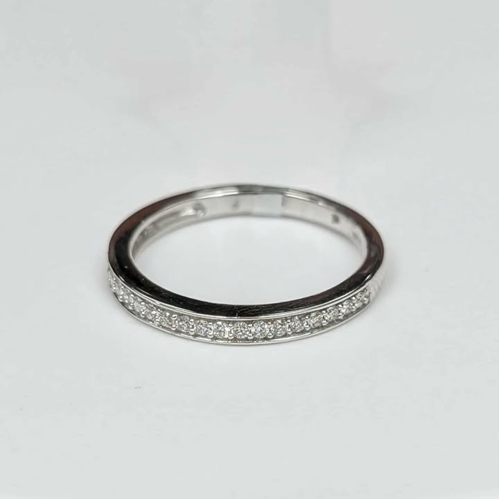 0.25 CT.T.W Diamond Band in 14k White Gold