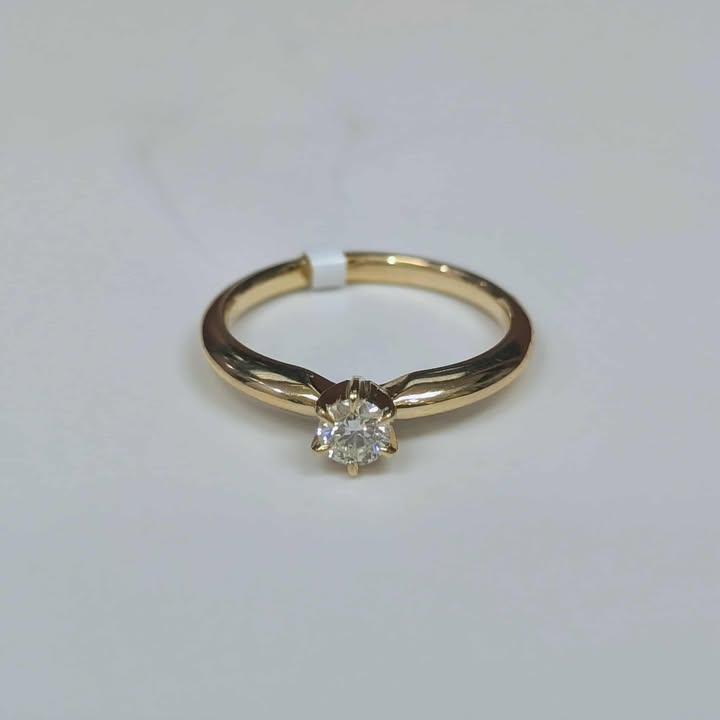 0.32 Solitaire Diamond Engagement Ring in 14k Gold