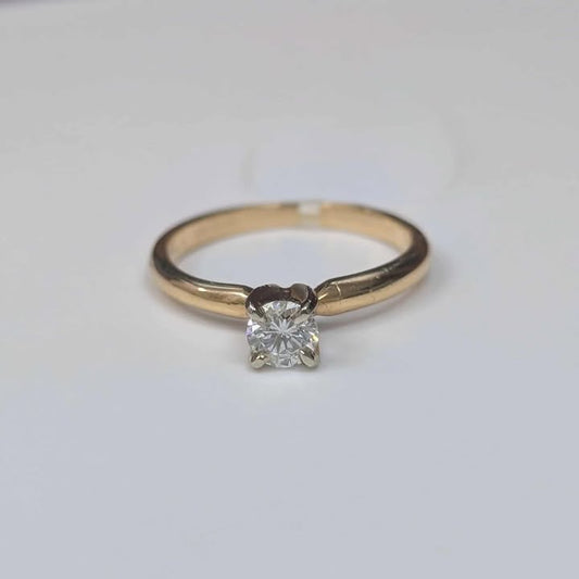 0.29CT Solitaire Diamond Engagment Ring in 14k Gold