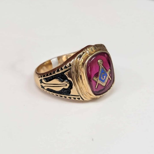 Enamel Masonic Ring in 14k Gold