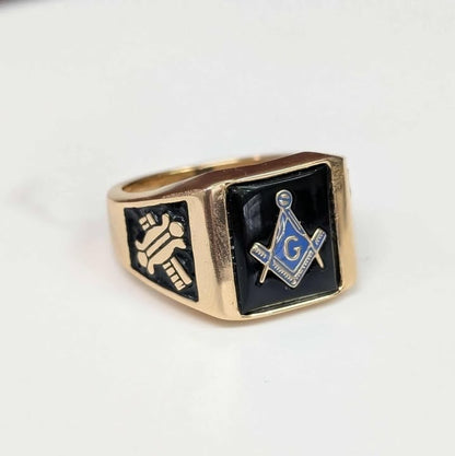 Onyx Masonic Ring in 14k Yellow Gold