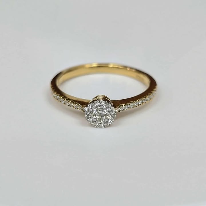0.26 CT.T.W Cluster Engagement Ring Promise Ring in 18k Gold