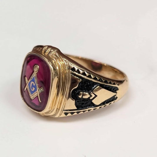 Enamel Masonic Ring in 14k Gold