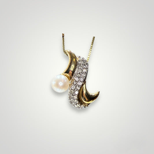 Pearl, Diamond, & Gold Pendant