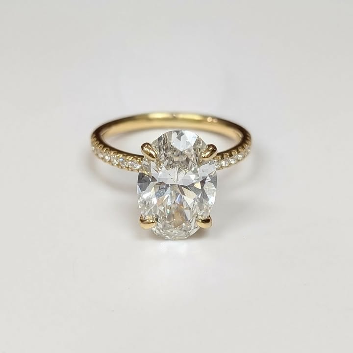 4.21 CT Oval-cut Lab Grown Diamond set on Natural Diamond Band with Hidden Halo, Claw Prongs in 18k Gold