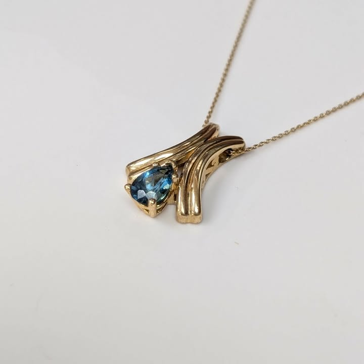 Art Deco Flared Pear-cut London Blue Topaz or Blue Sapphire Necklace in 14k Gold