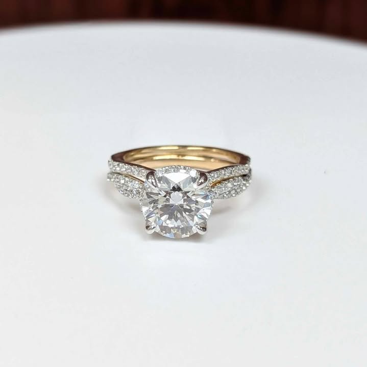 3.57 CT.T.W Round-cut Lab Grown Diamond Bridal Set with Hidden Halo in 14k Gold - Q&T Jewelry