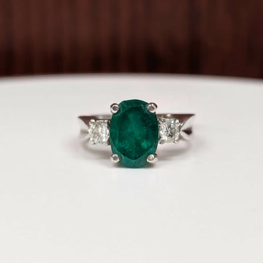 3.40 CT Oval-cut Emerald with 0.40 CT.T.W. Diamond Side Stones on 14k White Gold - Q&T Jewelry