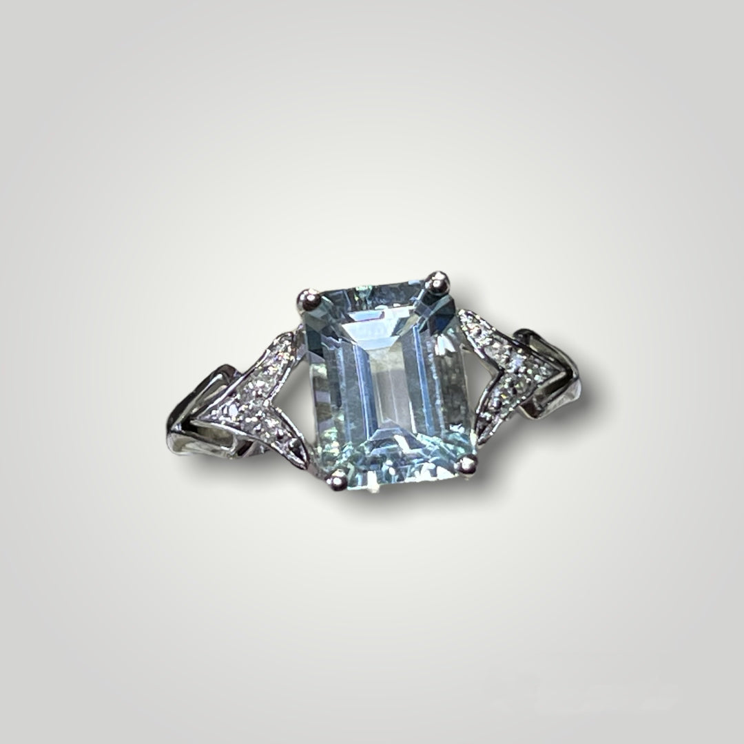 Emerald Cut Aquamarine Ring - Q&T Jewelry