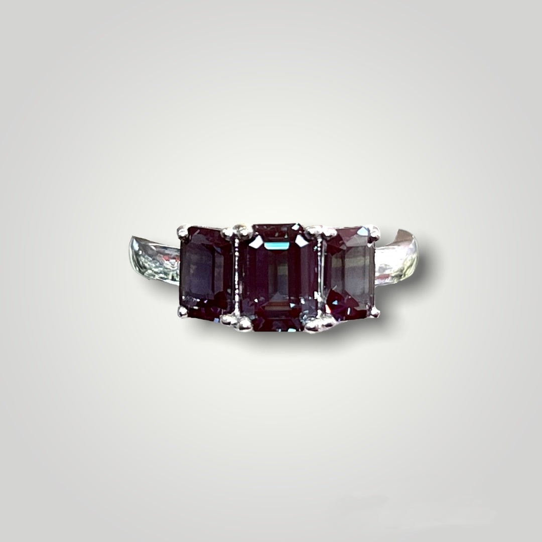 3 Stone Alexandrite Ring - Q&T Jewelry